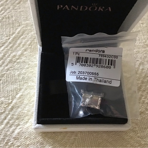 Authentic Pandora Treasure Chest Charm NWT - Picture 3 of 3
